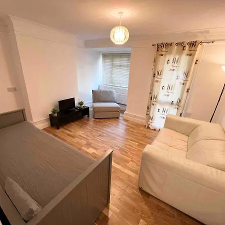 Apartment Just 10Mins Walk From The Shard!!!